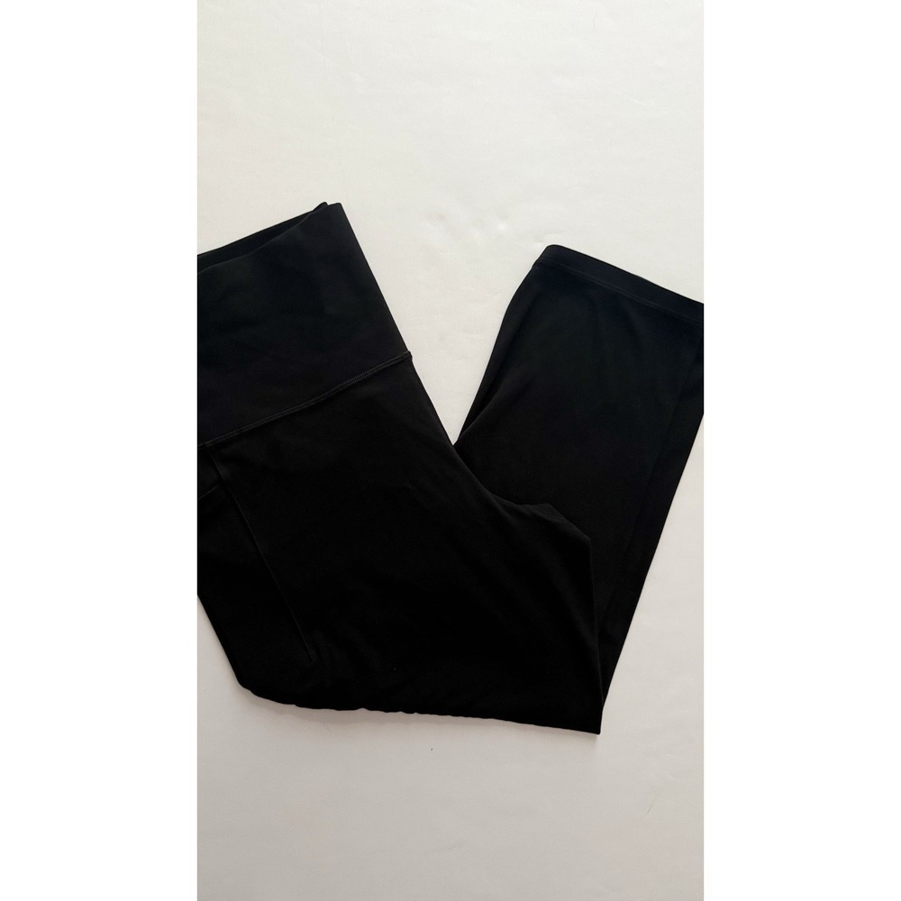 Athleta Women's Salutation Stash Capri Leggings Size L Black Yoga Pockets